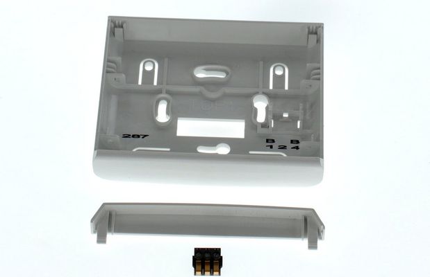 Bosch / Junkers Wandsockel Bild 2