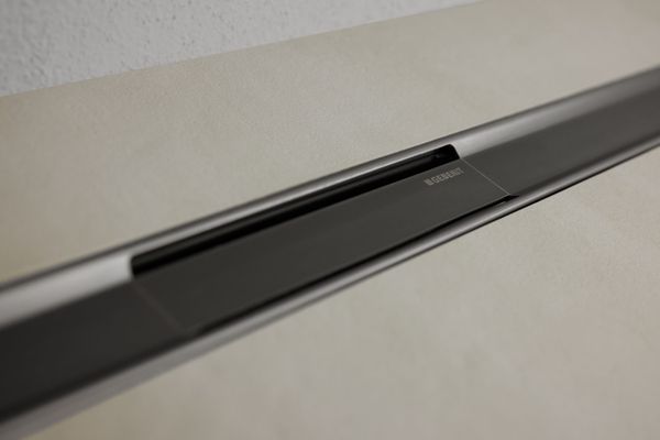 Geberit Duschrinne CleanLine80, 30-130 cm schwarzchrom gebürstet / poliert, 10 x 1300 x 1300 mm, Farbe schwarz Bild 3