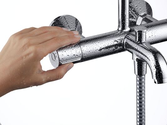 Hansgrohe Showerpipe 230 1jet Vernis Shape, mit Wannenthermostat, 1430 x 276 x 512 mm, Farbe chrom Bild 2