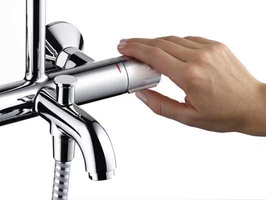 Hansgrohe Showerpipe 230 1jet Vernis Shape, mit Wannenthermostat, 1430 x 276 x 512 mm, Farbe chrom Bild 3