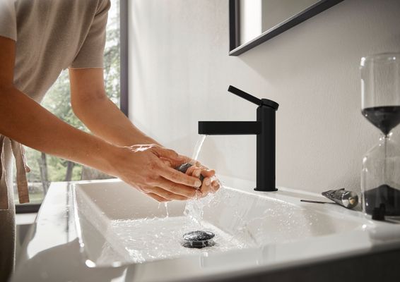 Hansgrohe Waschtischmischer 110 Finoris, mit Push-Open Ablaufgarnitur matt, Farbe schwarz Bild 6