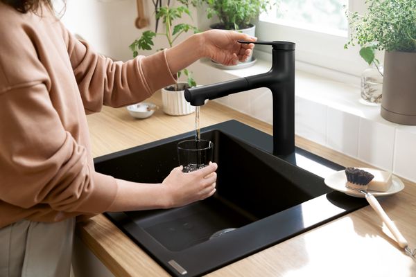 Hansgrohe Spültischmischer 160 Zesis M33 Ausziehbrause 2jet sBox lite matt, Farbe schwarz Bild 4