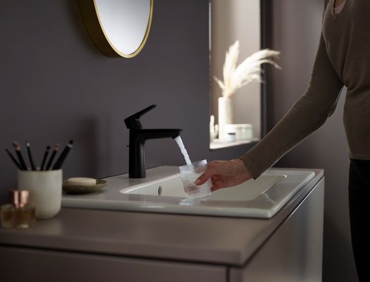 Hansgrohe Einhebel-Waschtischmischer 110, CoolStart, mit Ablaufgarnitur, Ausladung 112 mm, schwar, Farbe schwarz Bild 7