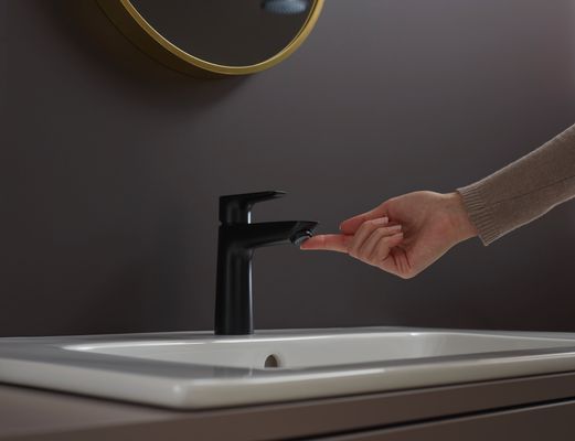 Hansgrohe Einhebel-Waschtischmischer 110, CoolStart, mit Ablaufgarnitur, Ausladung 112 mm, schwar, Farbe schwarz Bild 12