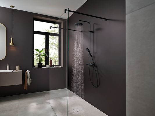 Hansgrohe Showerpipe Vernis Blend 200 1-strahlig, mit Thermostat, EcoSmart, 1424 x 276 x 512 mm, Farbe schwarz Bild 3