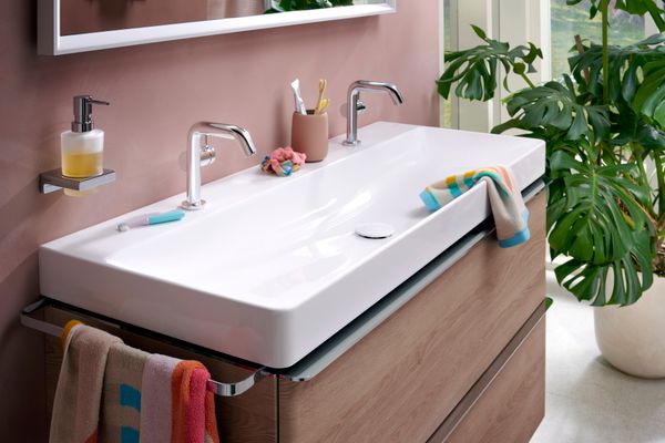 Hansgrohe Doppelwaschtisc.Xelu Q 1200 x 480 mm 2 Hahnlöcher ohne Überlauf SmartClean weiss, 130 x 480 mm, Farbe weiß Bild 16
