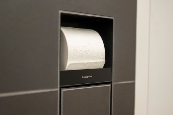 Hansgrohe Ein.Toilettenbürstenh.XtraStoris Rock mit Papierhalter u.befliesbarer Tür MSW, 690 x 240 mm, Farbe schwarz Bild 2