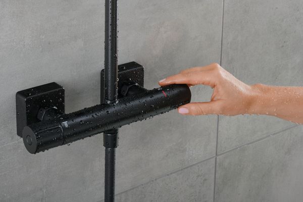 Hansgrohe Showerpipe Vernis Shape 240 1-strahlig, mit Thermostat, 1124 x 277 x 547 mm, Farbe schwarz Bild 10