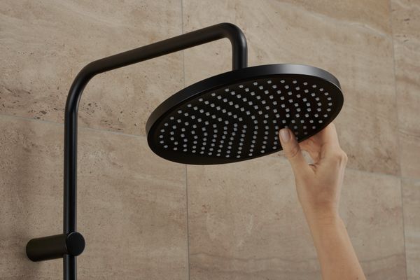 Hansgrohe Showerpipe Vernis Blend 240 1-strahlig, mit Thermostat, 1124 x 277 x 545 mm, Farbe schwarz Bild 5