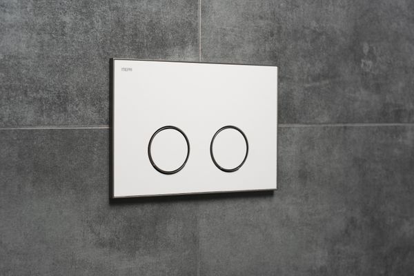 Pauli + Menden WC Betätigungsplatte MEPA Frame 2-M Laminam Weiss-Mattsilber, 148 x 218 mm, Farbe weiß Bild 5